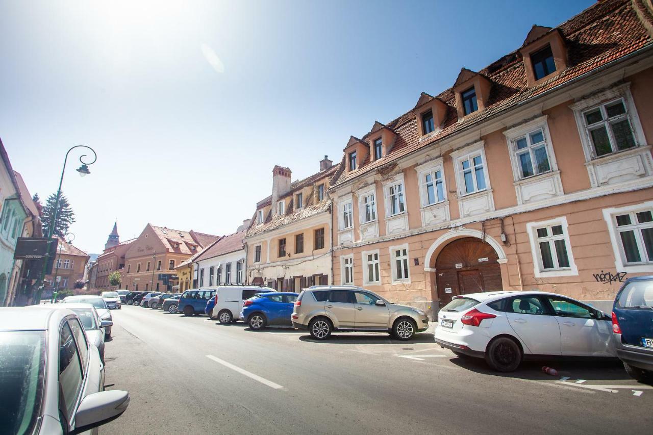 Kostas Apartments Брашов Экстерьер фото